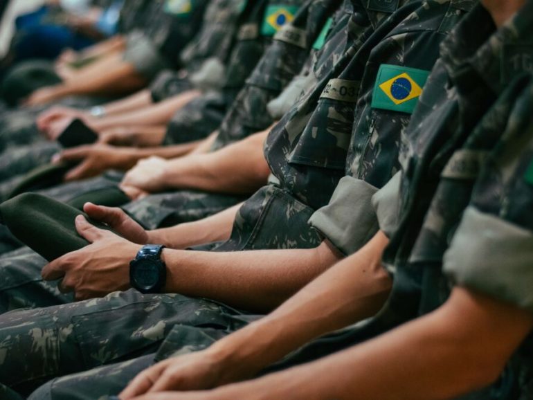 Direito Militar: Conheça a Importância e os Aspectos Essenciais  Introdução: